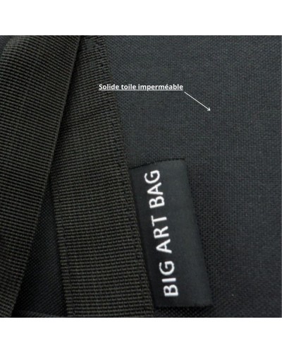 SLe sac portfolio Big Art Bag est le compagnon idéal des étudiants et professionnels en Beaux- Arts. Il est pensé et conçu pour 